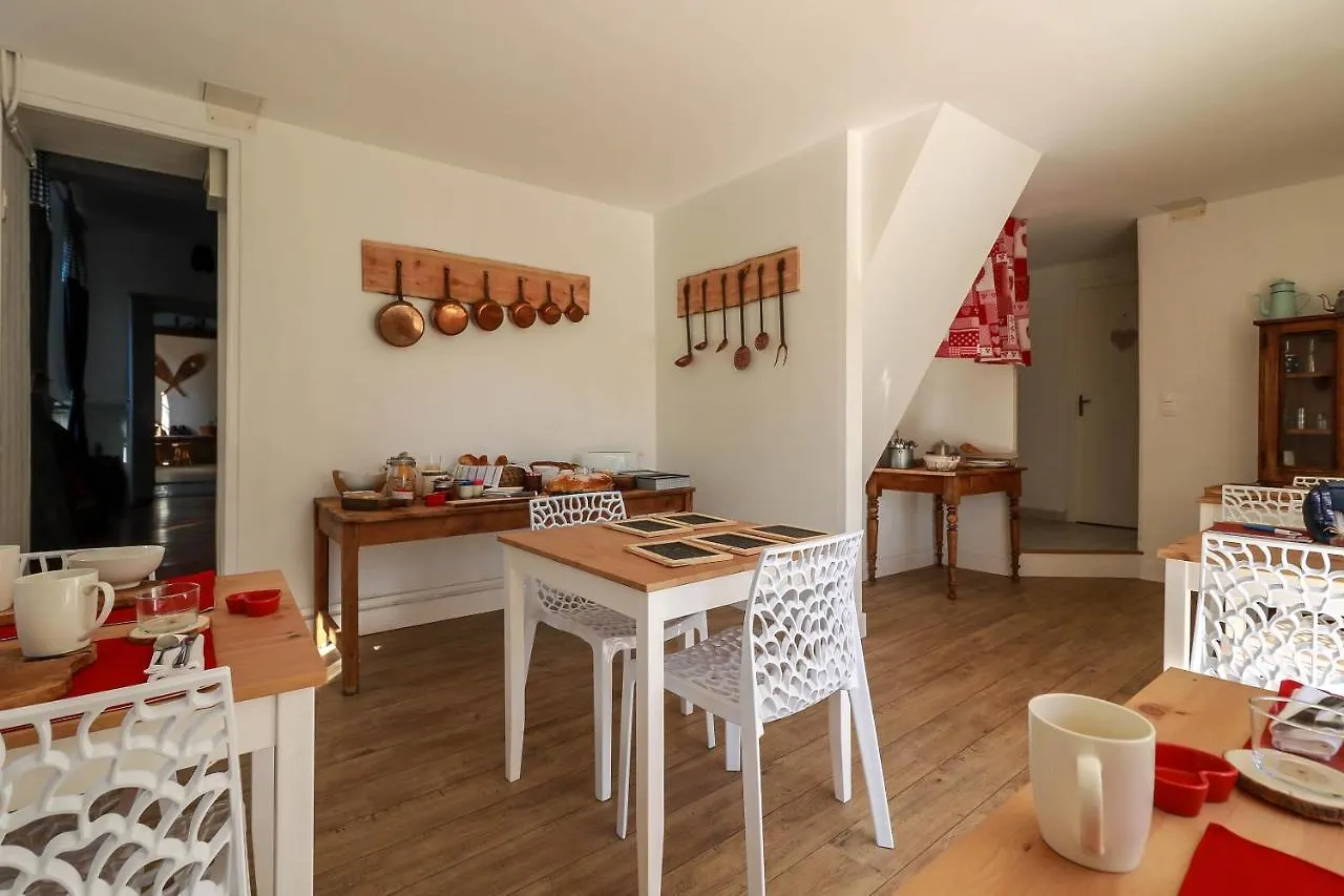 Le Domaine Des 3 Marmottes Chambres D' Hotes Cierp Bed & Breakfast